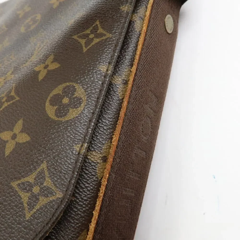 Louis Vuitton Monogram Beaubourg Messenger MM Brown
